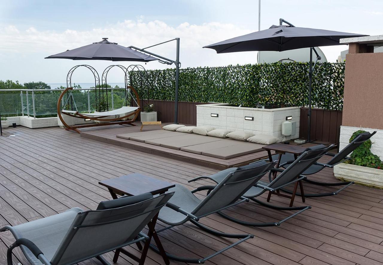Apartament Under The Stars - Lux Penthouse With Pool And Terrace By Flat Mаnager Sweti Konstantin i Sweta Elena Zewnętrze zdjęcie